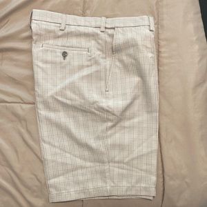 Haggar White Stay Cool Golf Shorts